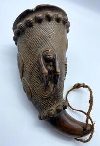 Rare DRC drinking horn from the Luba people. 