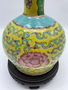 Antique Chinese porcelain Straits vase 