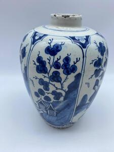 Antique Kangxi style Long Eliza Delft ovoid vase 