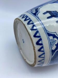 Antique Kangxi style Long Eliza Delft ovoid vase 