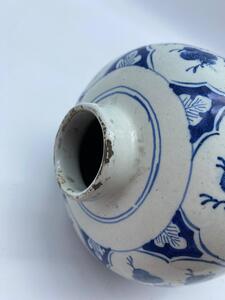 Antique Kangxi style Long Eliza Delft ovoid vase 