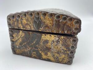 Antique embossed gold leather ‘Cuir de Cordoue’ box
