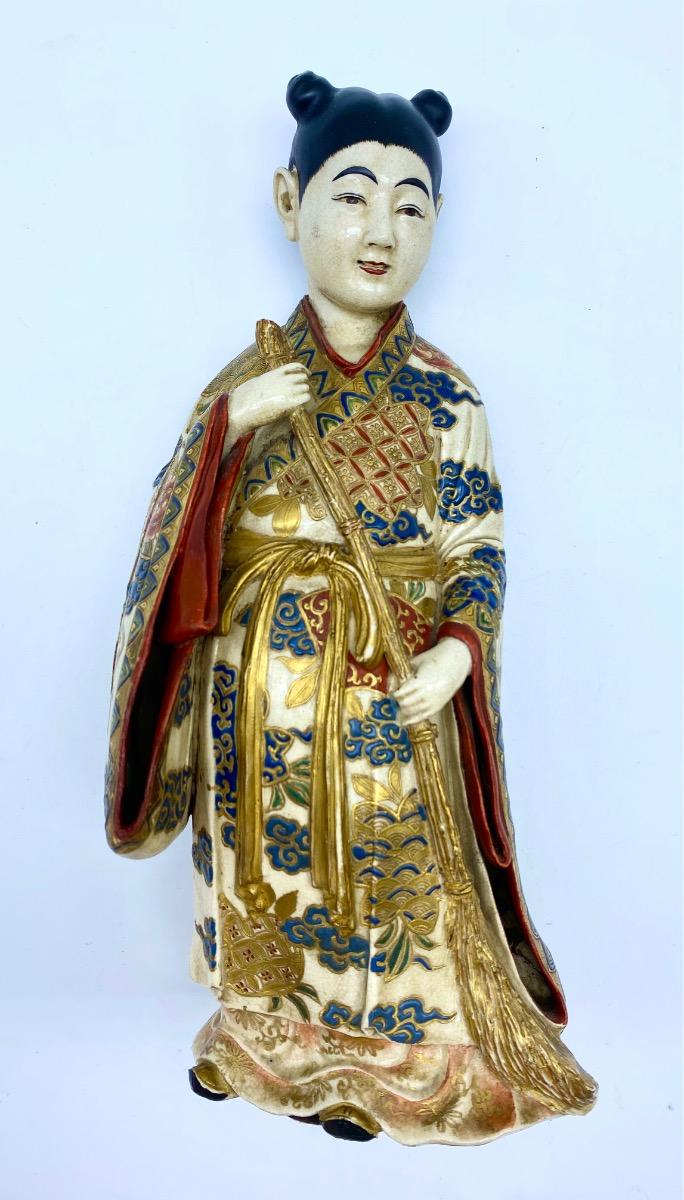 Antique Japanese Meiji period Satsuma ceramic statue of a woman in kimono 29 cm 