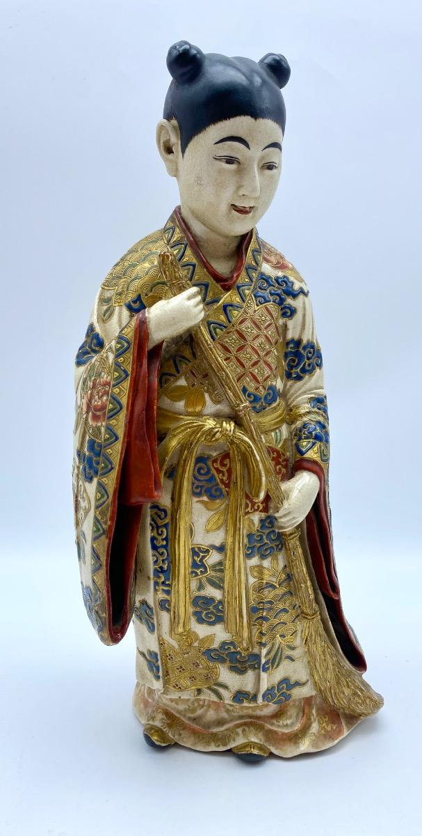 Antique Japanese Meiji period Satsuma ceramic statue of a woman in kimono 29 cm 