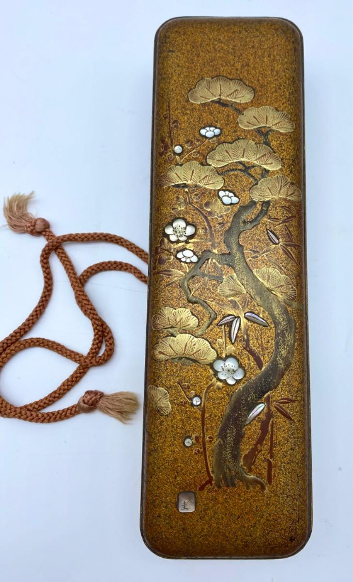 Antique Meiji period Japanese lacquered Maki-e inlaid Fubako 