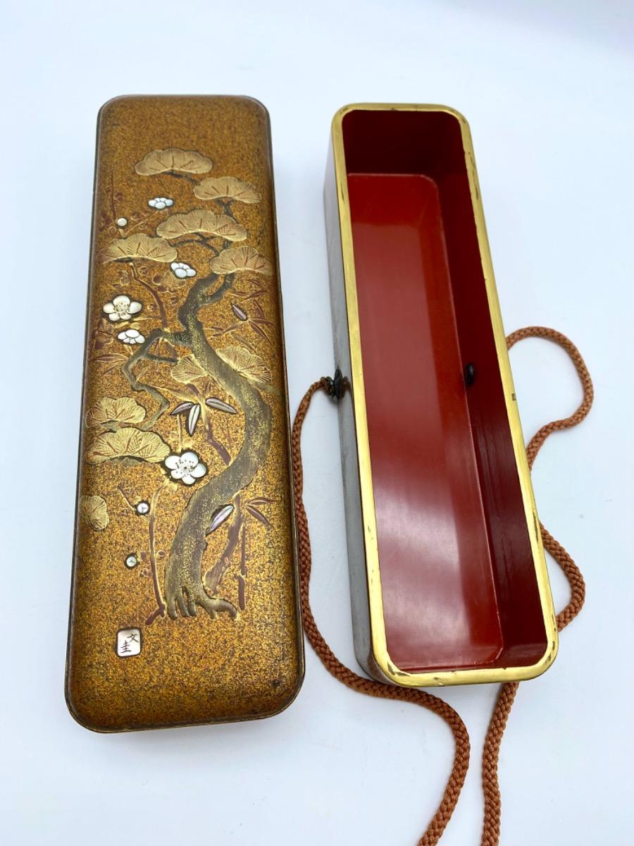 Antique Meiji period Japanese lacquered Maki-e inlaid Fubako 