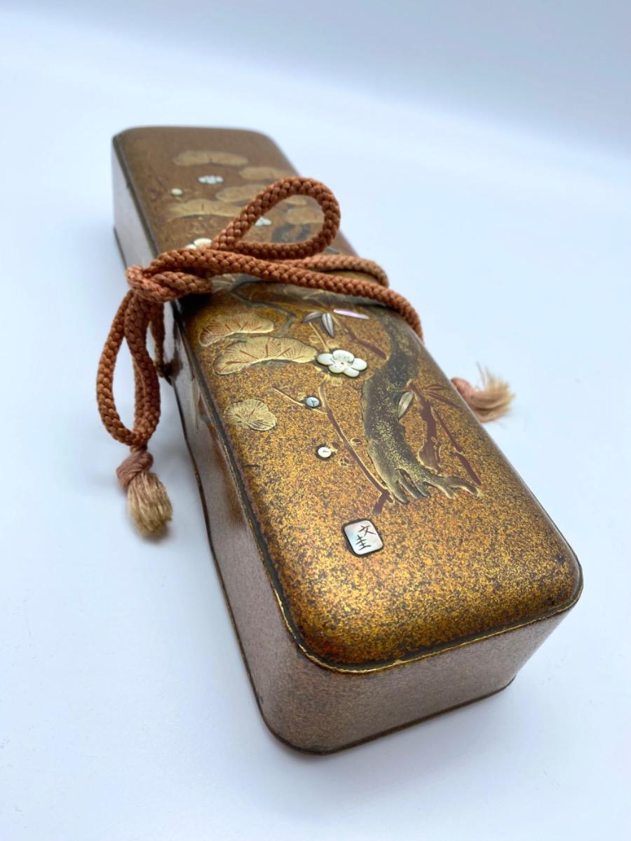 Antique Meiji period Japanese lacquered Maki-e inlaid Fubako 