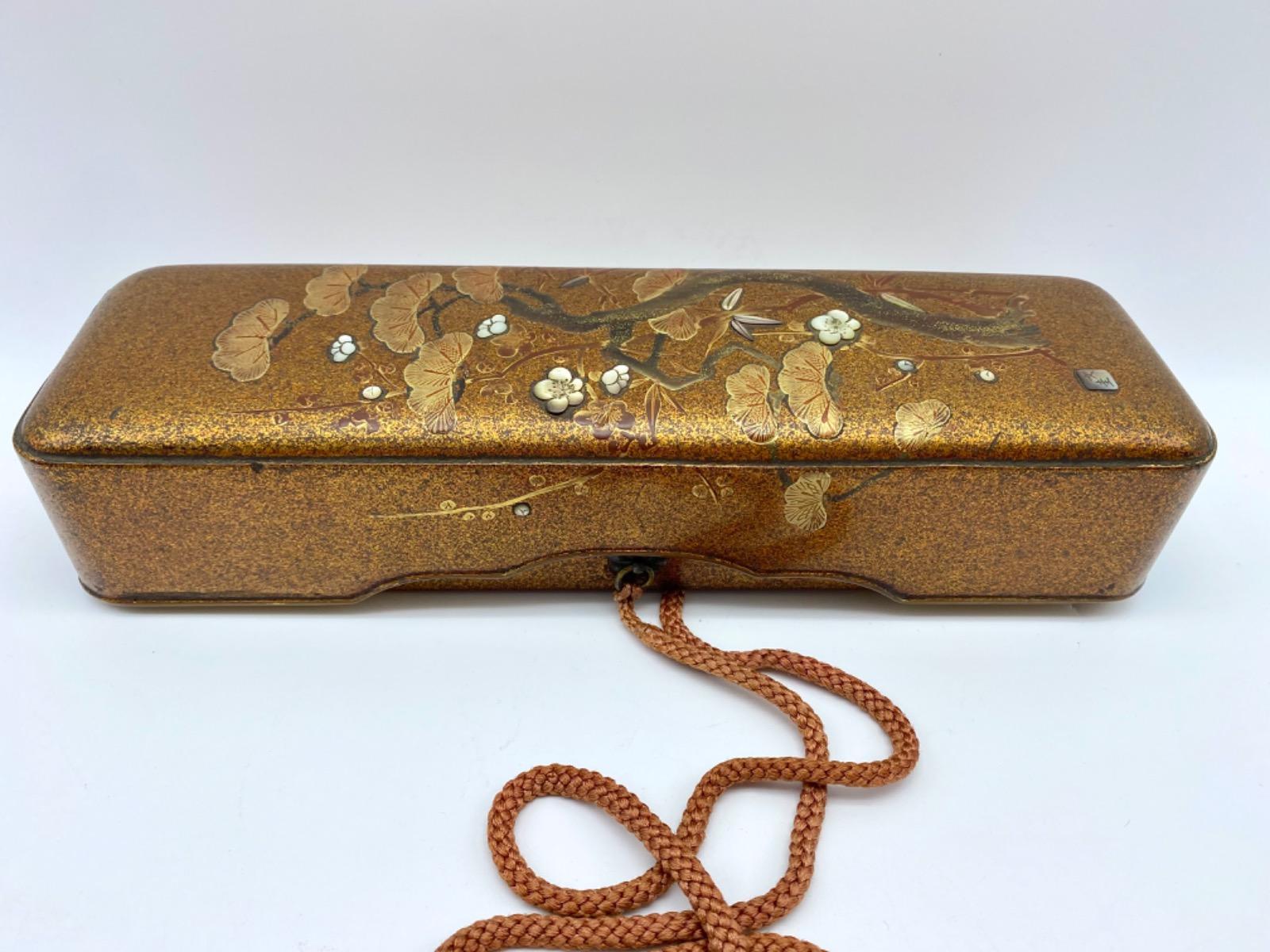 Antique Meiji period Japanese lacquered Maki-e inlaid Fubako 