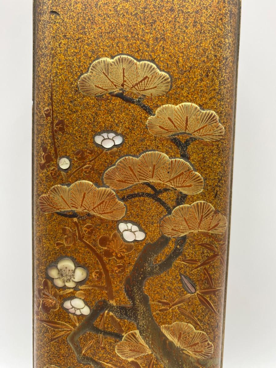 Antique Meiji period Japanese lacquered Maki-e inlaid Fubako 