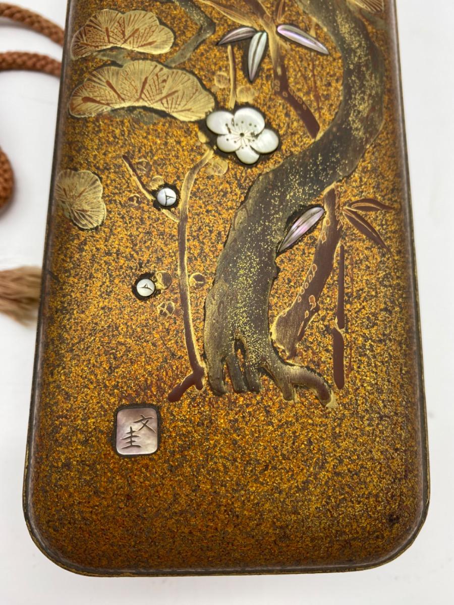 Antique Meiji period Japanese lacquered Maki-e inlaid Fubako 