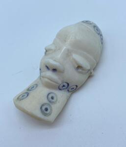 DRC Pende culture Ikhoko masque pendant 