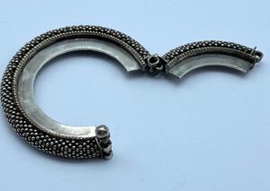 Rajasthan near pair of ‘gajre’ silver bracelets 