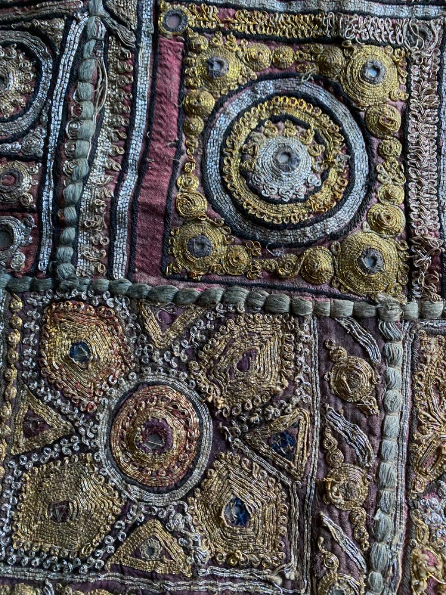 Large Banjara Zardozi embroidery patchwork tapestry with silver- and goldthread India ca 1930