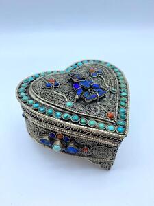 Tibet heart shaped silver coral lapis turkoois box with Buddha 