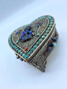 Heart shaped filigree silver Tibetan Buddha box 