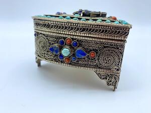 Heart shaped filigree silver Tibetan Buddha box 