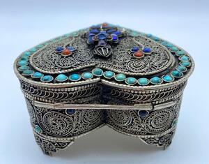 Heart shaped filigree silver Tibetan Buddha box 