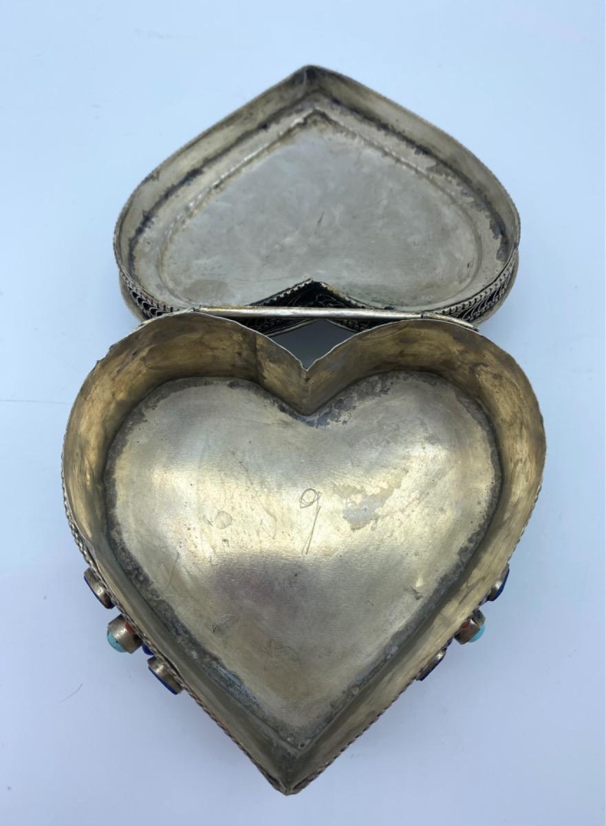 Tibet heart shaped silver coral lapis turkoois box with Buddha 