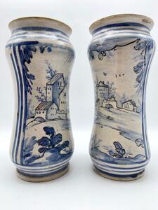 A near pair of antique Savona majolica albarelli 