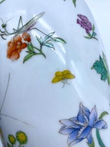 A pair of Chinese Famille rose porcelain vases 