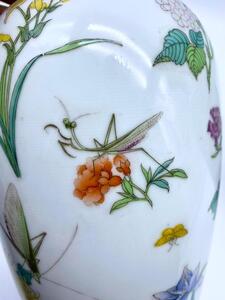 A pair of Chinese Famille rose porcelain vases 